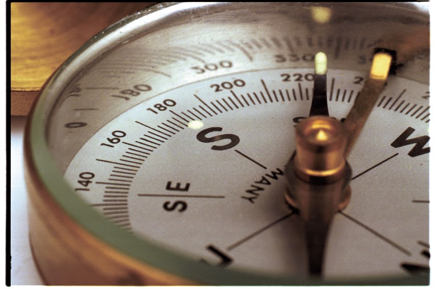 Compass Plus il y a d’experts, moins on comprend!